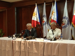 Foreign Affairs Secretary Albert del Rosario and Defense Secretary Voltaire Gazmin at the presser on negotiations for increased rotational presence of US troops in the country.